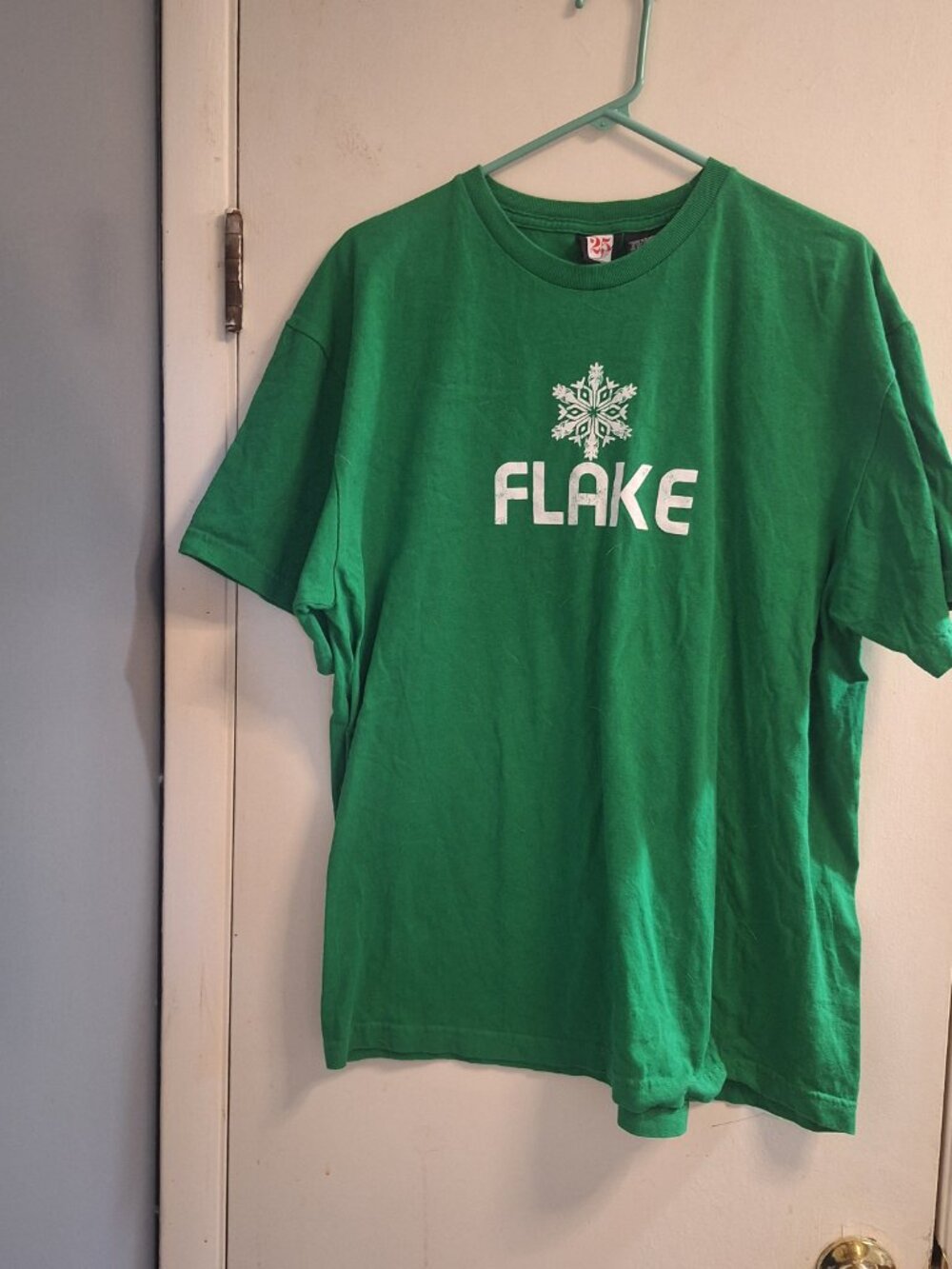 FLAKE tshirt size xl